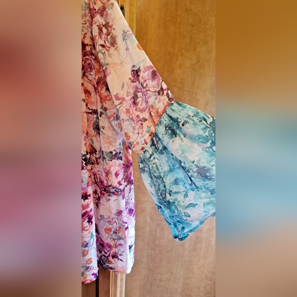 Bell-Sleeve Chiffon Kimono Cardigan - Picture 5 of 11